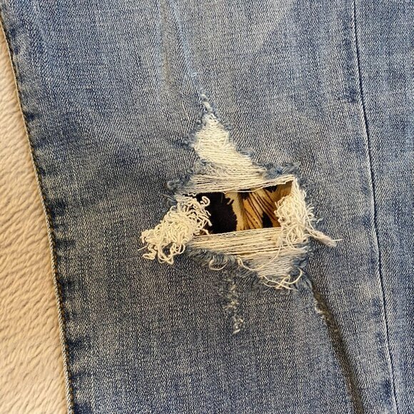 KanCan Women's Jeans 30x26 Mid-Rise Destroyed Skinny With Leopard Print Patches - Picture 5 of 16